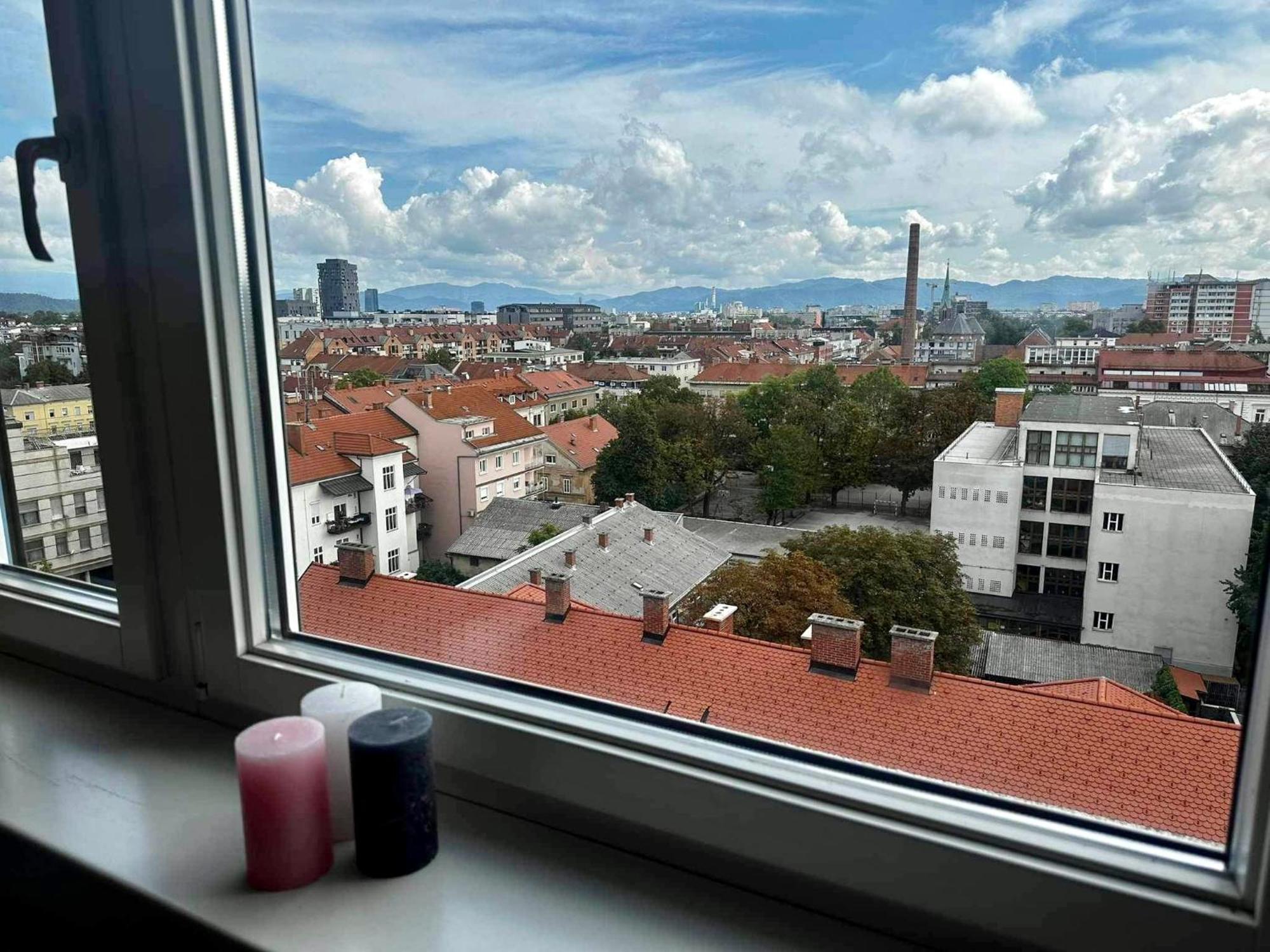 Ljubljana Center With A Castle View, Parkingアパートメント エクステリア 写真